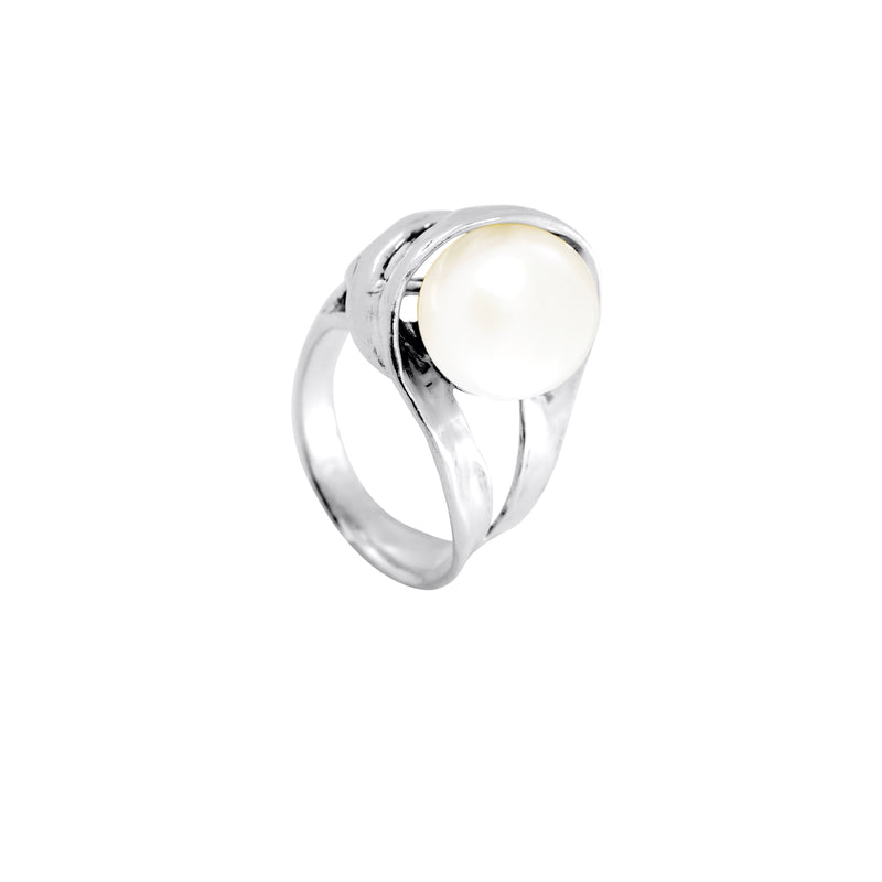 Smooth Pearl Ring